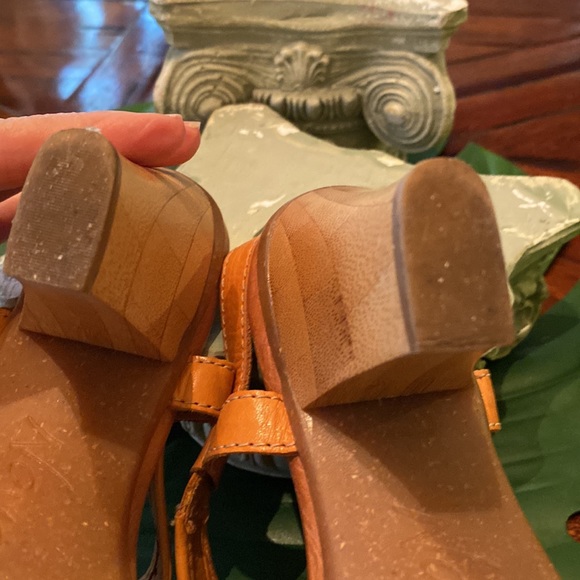 Naya “Alpine” Hot Mustard heeled sandal 7N - Picture 3 of 4